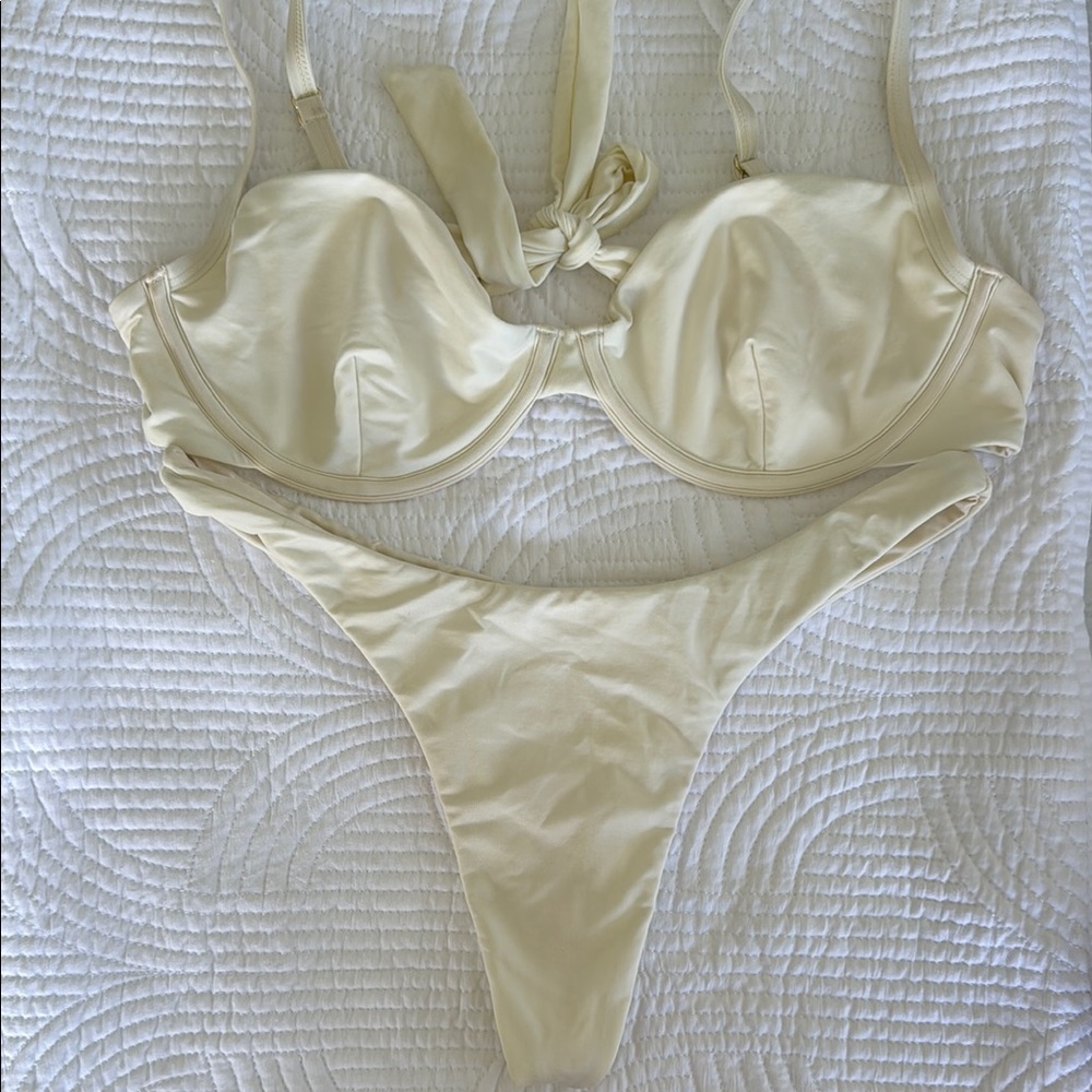 Monday swimwear set IVORY 25% off